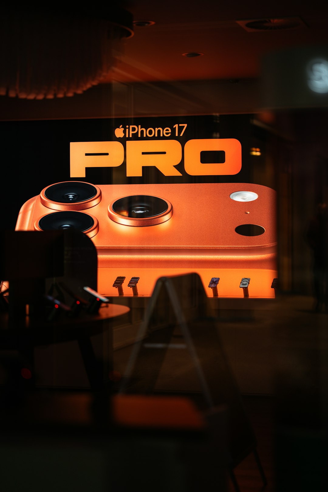 iphone-17-pro-camera-design-advertisement-bkbyzrm-lsu